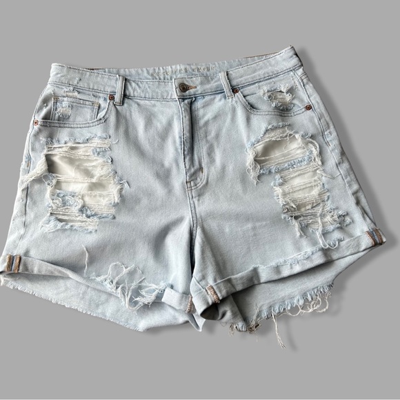 American Eagle Outfitters Distressed Stretch Mom Jean Shorts - Picture 3 of 14